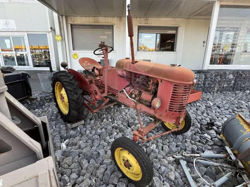 MASSEY-HARRIS PONY 812 - Trator: foto 2 MASSEY-HARRIS PONY 812 - Trator: foto 2