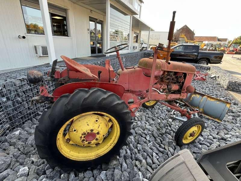 MASSEY-HARRIS PONY 812 - Trator: foto 3 MASSEY-HARRIS PONY 812 - Trator: foto 3
