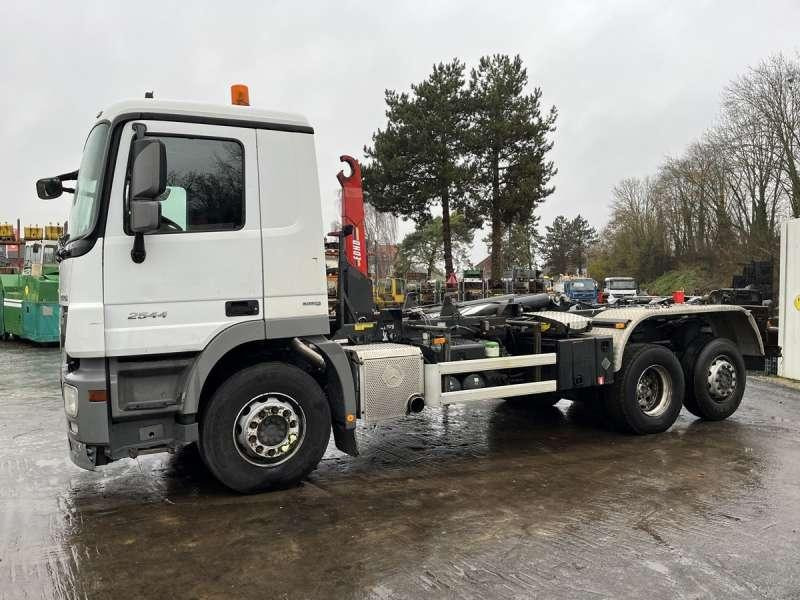 Mercedes ACTROS 2544 - Camião polibenne: foto 3 Mercedes ACTROS 2544 - Camião polibenne: foto 3