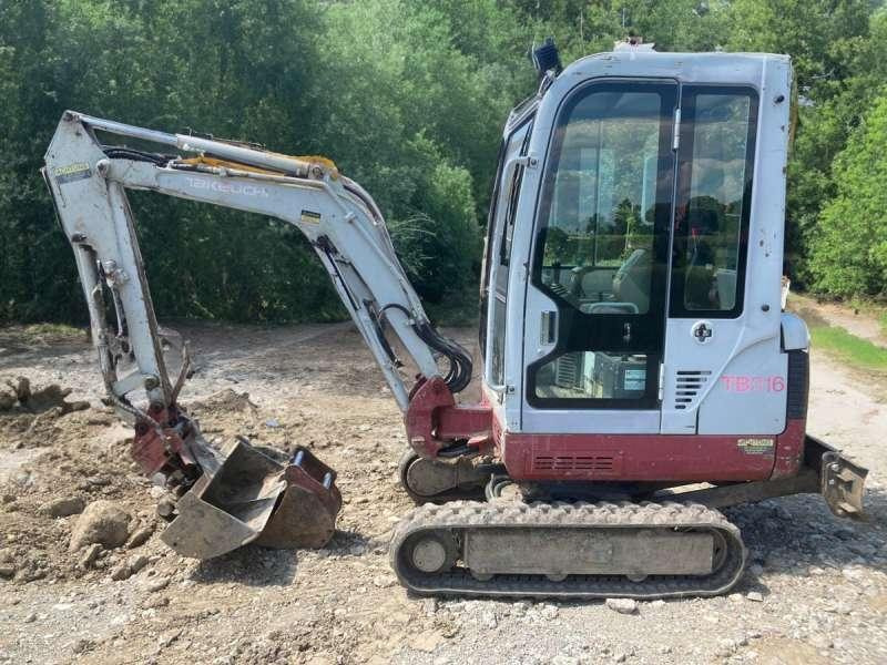 Takeuchi TB016 MACHINE SUISSE - Mini escavadeira: foto 1 Takeuchi TB016 MACHINE SUISSE - Mini escavadeira: foto 1