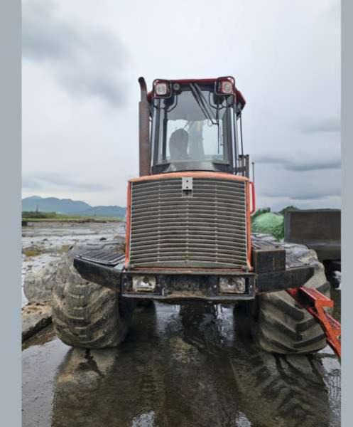 VALMET 840.4 - Trator florestal: foto 5 VALMET 840.4 - Trator florestal: foto 5