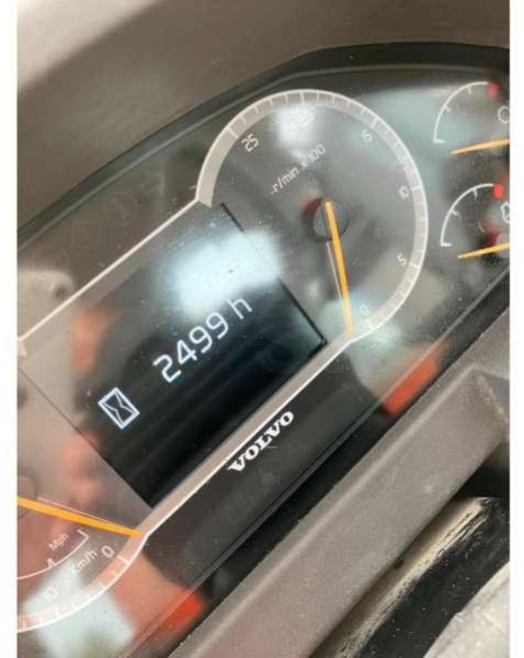 Pá carregadora de rodas Volvo L90H: foto 8 Pá carregadora de rodas Volvo L90H: foto 8