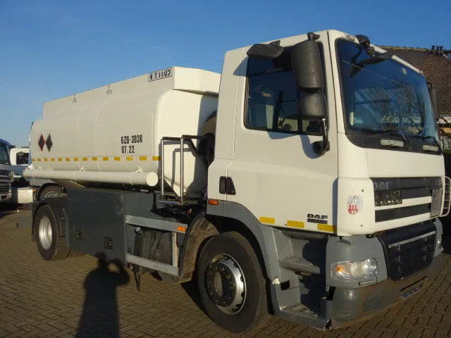 DAF CF 360 13000 LITER MANUAL GEARBOX EURO5 - Camião cisterna: foto 2 DAF CF 360 13000 LITER MANUAL GEARBOX EURO5 - Camião cisterna: foto 2