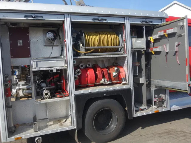 MAN 15 224-with winch 2500liter water tank,ziegler pomp - Carro de bombeiro: foto 3 MAN 15 224-with winch 2500liter water tank,ziegler pomp - Carro de bombeiro: foto 3
