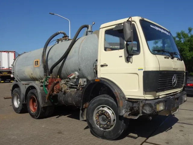 Mercedes-Benz MB 2222 6X4 WATERTANKER WITH PUMP - Camião cisterna: foto 1 Mercedes-Benz MB 2222 6X4 WATERTANKER WITH PUMP - Camião cisterna: foto 1