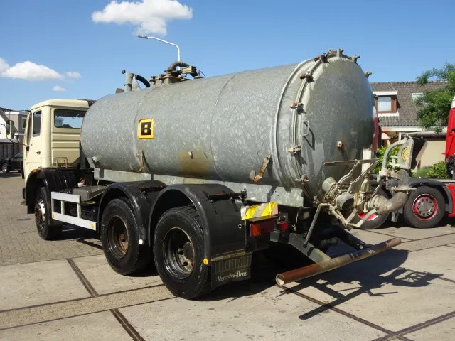 Mercedes-Benz MB 2222 6X4 WATERTANKER WITH PUMP - Camião cisterna: foto 3 Mercedes-Benz MB 2222 6X4 WATERTANKER WITH PUMP - Camião cisterna: foto 3