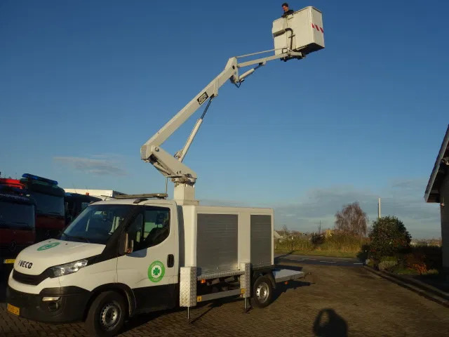 Iveco Daily 35S14 CUSTERS 12 METER SKY WORKER EURO 6 ,AIRCO - Veículo comercial: foto 1 Iveco Daily 35S14 CUSTERS 12 METER SKY WORKER EURO 6 ,AIRCO - Veículo comercial: foto 1