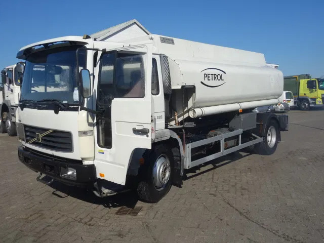 Volvo FL 240 220PK 12000 LITER STEELSPRINGS - Camião cisterna: foto 2 Volvo FL 240 220PK 12000 LITER STEELSPRINGS - Camião cisterna: foto 2