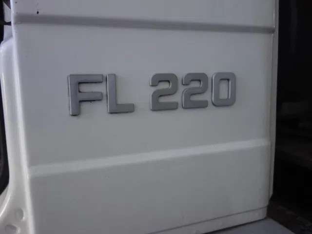 Volvo FL 240 220PK 12000 LITER STEELSPRINGS - Camião cisterna: foto 5 Volvo FL 240 220PK 12000 LITER STEELSPRINGS - Camião cisterna: foto 5