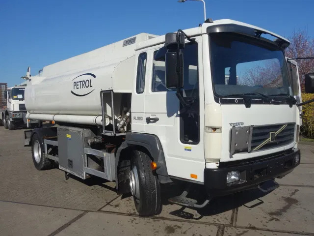 Volvo FL 240 220PK 12000 LITER STEELSPRINGS - Camião cisterna: foto 1 Volvo FL 240 220PK 12000 LITER STEELSPRINGS - Camião cisterna: foto 1