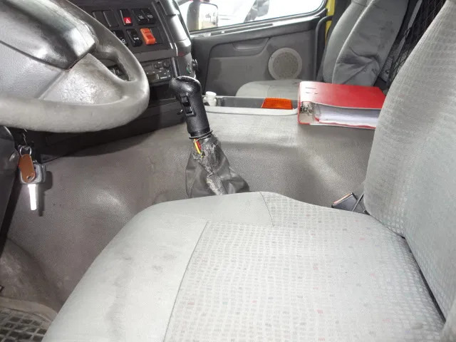 Volvo FM 12 18500liter tank,AIRCO,MANUAL GEARBOX - Camião cisterna: foto 3 Volvo FM 12 18500liter tank,AIRCO,MANUAL GEARBOX - Camião cisterna: foto 3