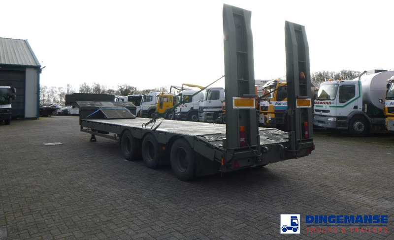 Broshuis 3-axle semi-lowbed trailer E-2130 / 73 t + ramps - Semi-reboque baixa: foto 4 Broshuis 3-axle semi-lowbed trailer E-2130 / 73 t + ramps - Semi-reboque baixa: foto 4