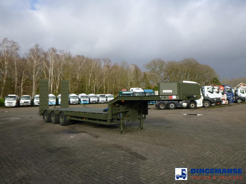 Broshuis 3-axle semi-lowbed trailer E-2130 / 73 t + ramps - Semi-reboque baixa: foto 2 Broshuis 3-axle semi-lowbed trailer E-2130 / 73 t + ramps - Semi-reboque baixa: foto 2
