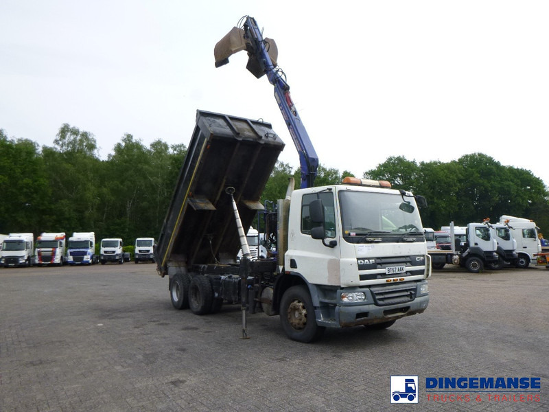 DAF CF 75.310 6x4 RHD tipper + HMF 1144 K-1 + grapple - Camião grua: foto 2 DAF CF 75.310 6x4 RHD tipper + HMF 1144 K-1 + grapple - Camião grua: foto 2