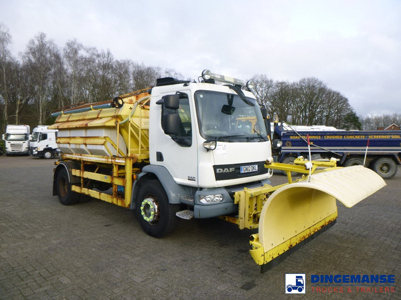 DAF LF 55.220 4X2 RHD salt spreader / gritter - Veículo limpa-neves: foto 2 DAF LF 55.220 4X2 RHD salt spreader / gritter - Veículo limpa-neves: foto 2