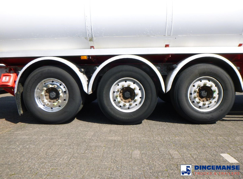 Lakeland Fuel tank alu 42.8 m3 / 6 comp - Semi-reboque cisterna: foto 5 Lakeland Fuel tank alu 42.8 m3 / 6 comp - Semi-reboque cisterna: foto 5