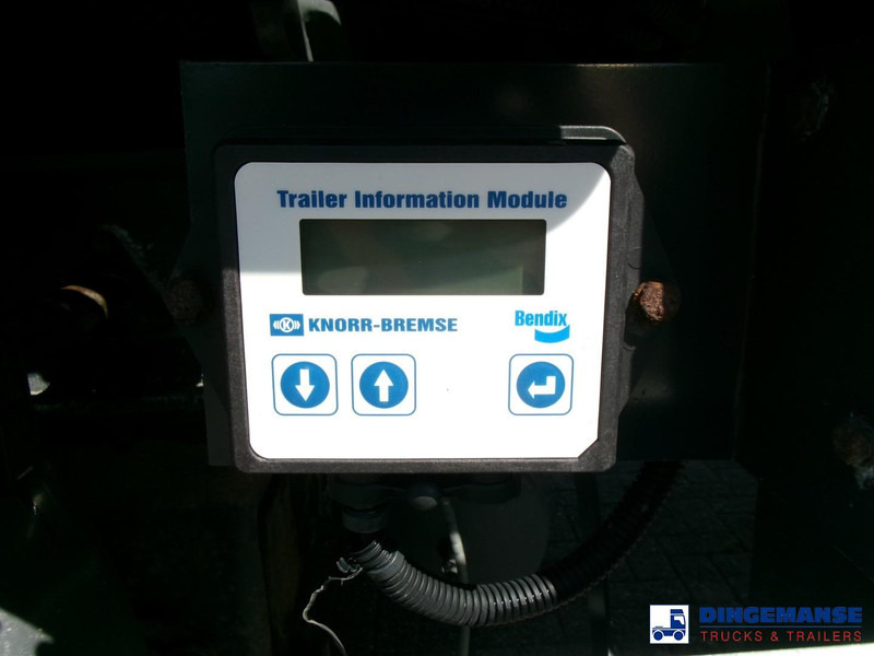 Semi-reboque cisterna Lakeland Fuel tank alu 42.8 m3 / 6 comp + pump: foto 12 Semi-reboque cisterna Lakeland Fuel tank alu 42.8 m3 / 6 comp + pump: foto 12