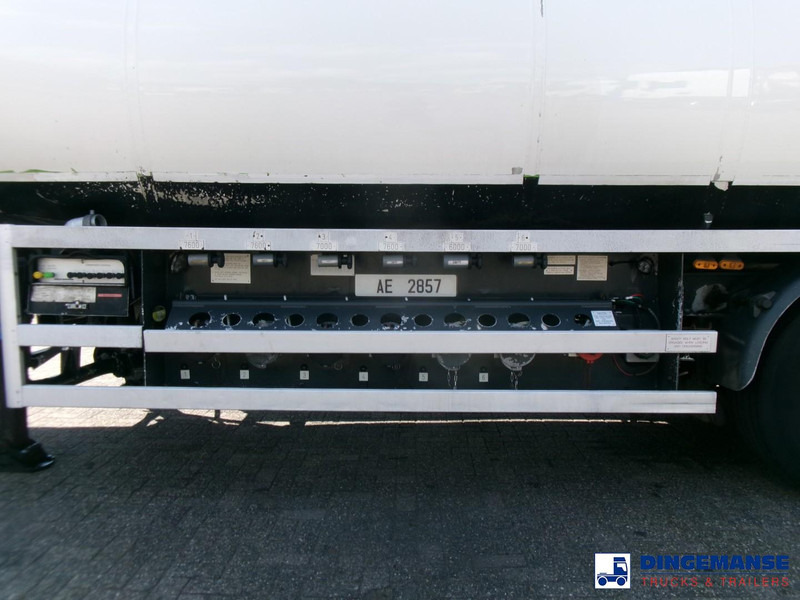 Lakeland Fuel tank alu 42.8 m3 / 6 comp + pump - Semi-reboque cisterna: foto 5 Lakeland Fuel tank alu 42.8 m3 / 6 comp + pump - Semi-reboque cisterna: foto 5