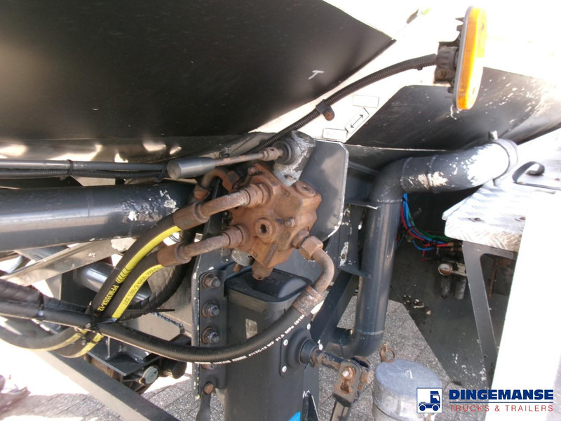 Semi-reboque cisterna Lakeland Fuel tank alu 42.8 m3 / 6 comp + pump: foto 9 Semi-reboque cisterna Lakeland Fuel tank alu 42.8 m3 / 6 comp + pump: foto 9