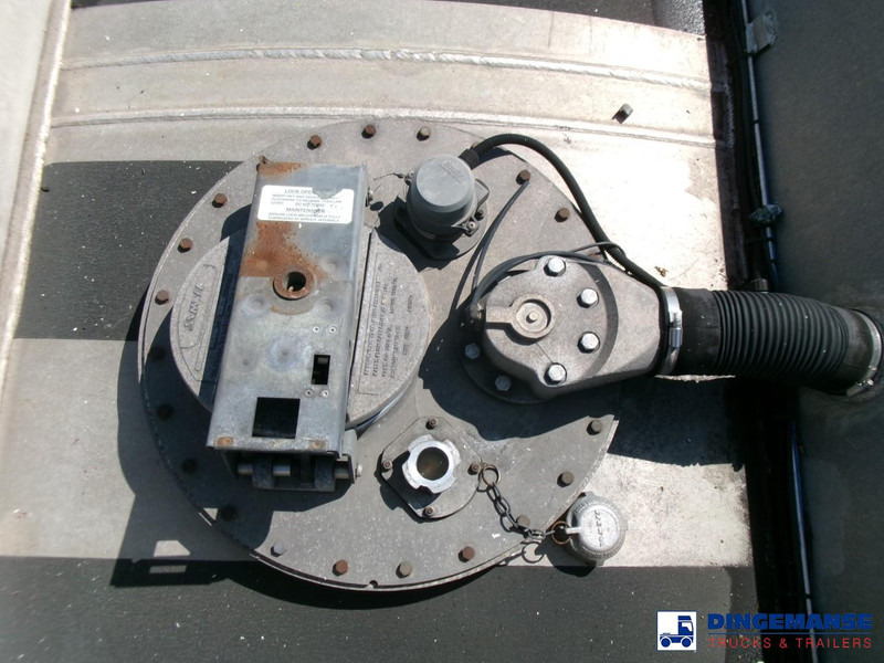 Semi-reboque cisterna Lakeland Fuel tank alu 42.8 m3 / 6 comp + pump: foto 18 Semi-reboque cisterna Lakeland Fuel tank alu 42.8 m3 / 6 comp + pump: foto 18