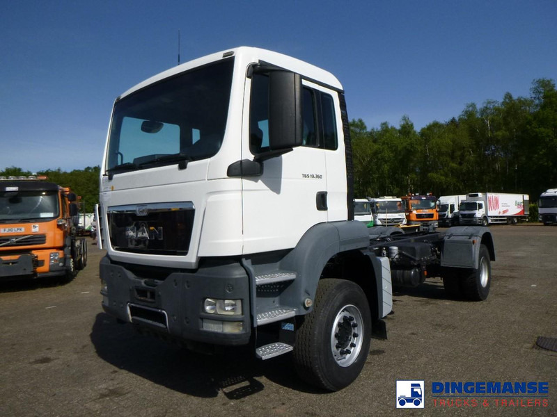 MAN TGS 19.360 4X2 BBS manual Euro 2 chassis + PTO - Camião chassi: foto 1 MAN TGS 19.360 4X2 BBS manual Euro 2 chassis + PTO - Camião chassi: foto 1