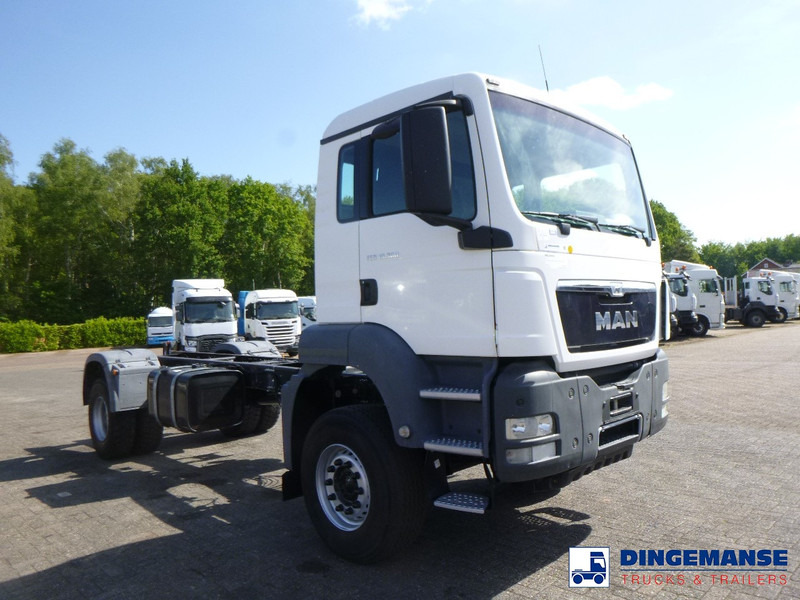 MAN TGS 19.360 4X2 BBS manual Euro 2 chassis + PTO - Camião chassi: foto 2 MAN TGS 19.360 4X2 BBS manual Euro 2 chassis + PTO - Camião chassi: foto 2