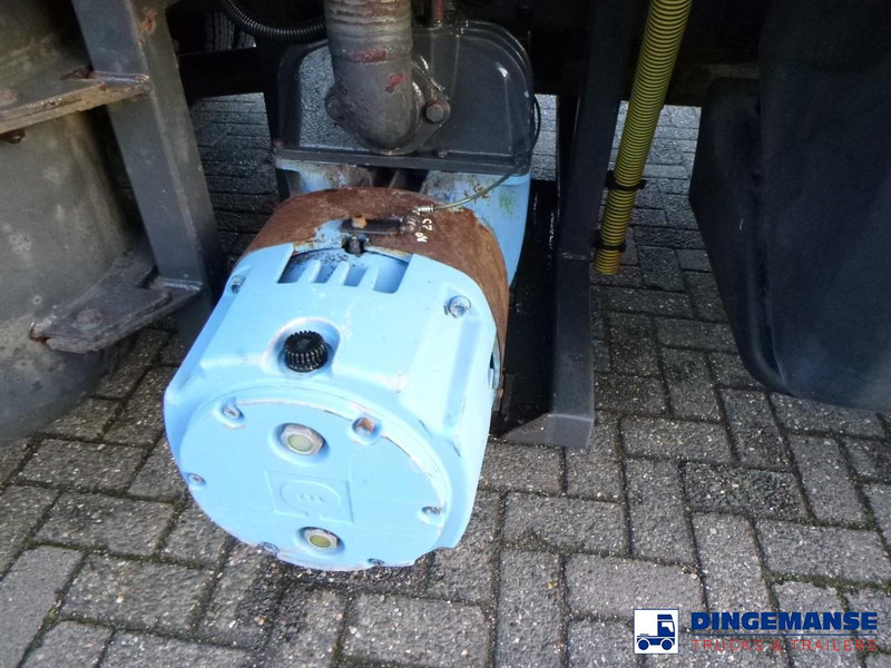 Caminhão limpa fossa Renault Midlum 180.14 dxi 4x2 RHD Euro 5 vacuum tank 6.1 m3: foto 13 Caminhão limpa fossa Renault Midlum 180.14 dxi 4x2 RHD Euro 5 vacuum tank 6.1 m3: foto 13