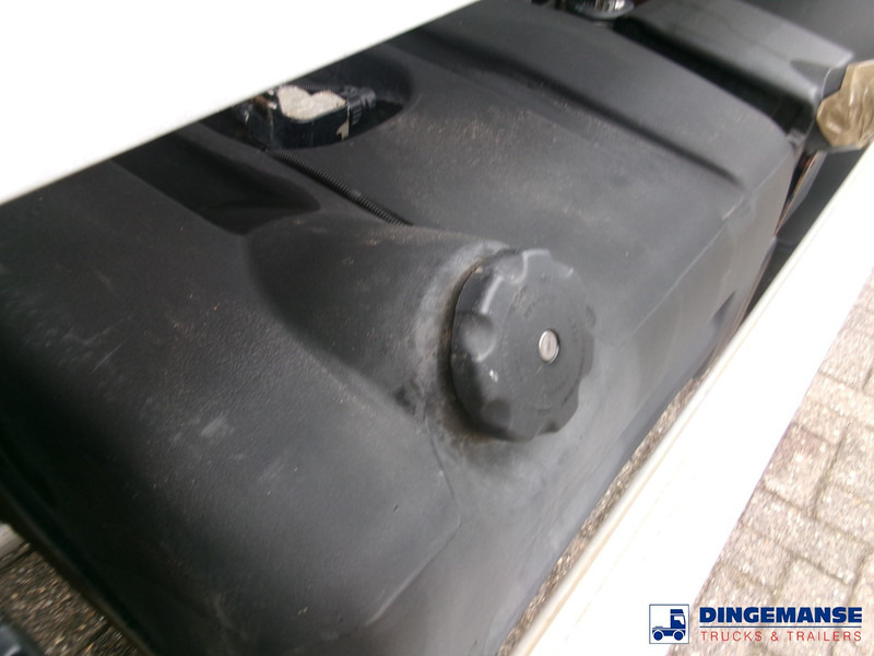 Renault Midlum 280 Dxi 4x2 fuel tank 11.3 m3 / 3 comp - Camião cisterna: foto 5 Renault Midlum 280 Dxi 4x2 fuel tank 11.3 m3 / 3 comp - Camião cisterna: foto 5