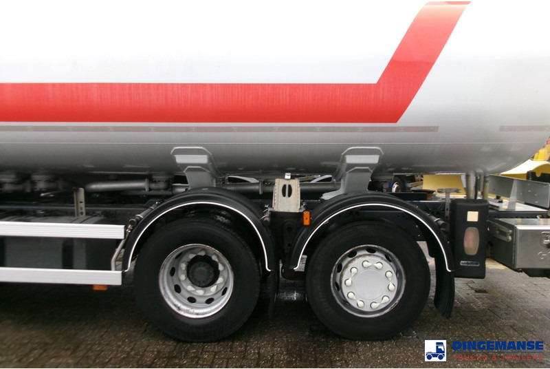 Renault Premium 370 dxi 6x2 fuel tank 18.5 m3 / 5 comp / ADR 31/08/24 - Camião cisterna: foto 5 Renault Premium 370 dxi 6x2 fuel tank 18.5 m3 / 5 comp / ADR 31/08/24 - Camião cisterna: foto 5