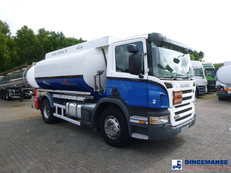 Scania P 230 DB 4x2 RHD fuel tank 12.4 m3 / 4 comp - Camião cisterna: foto 2 Scania P 230 DB 4x2 RHD fuel tank 12.4 m3 / 4 comp - Camião cisterna: foto 2