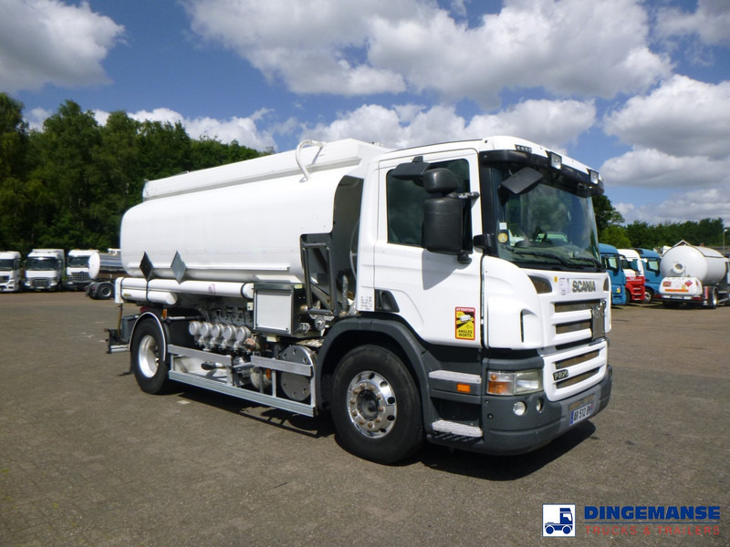 Scania P 270 DB 4x2 fuel tank 13.7 m3 / 5 comp - Camião cisterna: foto 2 Scania P 270 DB 4x2 fuel tank 13.7 m3 / 5 comp - Camião cisterna: foto 2
