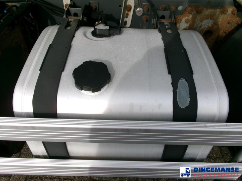 Volvo FE 280 4X2 fuel tank 13.6 m3 / 4 comp / ADR 07/07/24 - Camião cisterna: foto 5 Volvo FE 280 4X2 fuel tank 13.6 m3 / 4 comp / ADR 07/07/24 - Camião cisterna: foto 5