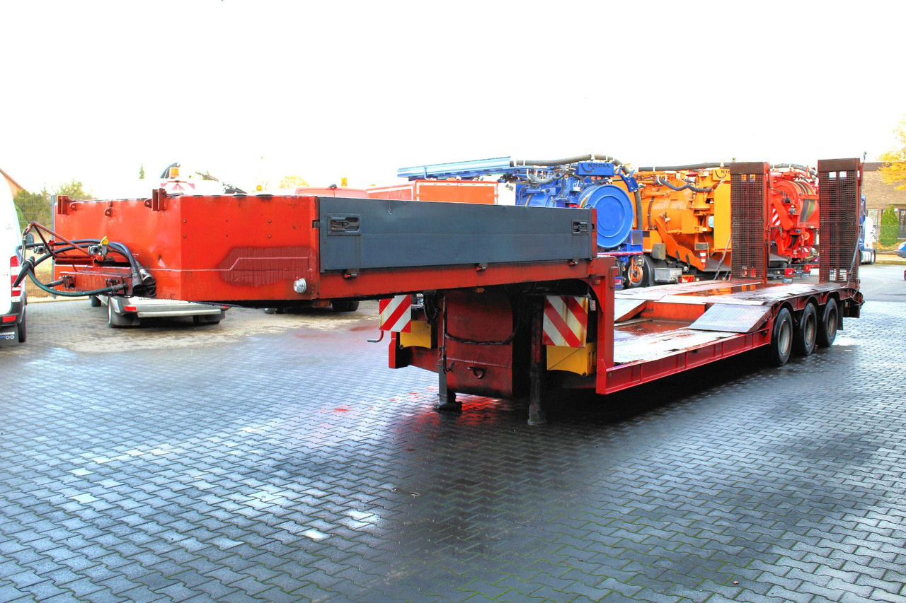 Langendorf 3-Achs SATBUE30-37 Tiefbett Tieflader+Rampen+TÜV - Semi-reboque baixa: foto 2 Langendorf 3-Achs SATBUE30-37 Tiefbett Tieflader+Rampen+TÜV - Semi-reboque baixa: foto 2