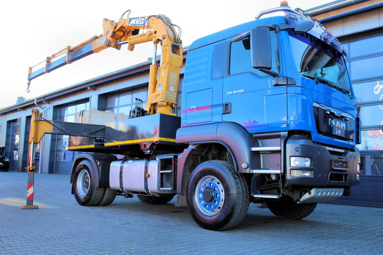MAN TGS 18.480 4x4 BLS SZM+Pritsche MKG HLK 340 Kran - Camião de caixa aberta/ Plataforma, Camião grua: foto 2 MAN TGS 18.480 4x4 BLS SZM+Pritsche MKG HLK 340 Kran - Camião de caixa aberta/ Plataforma, Camião grua: foto 2