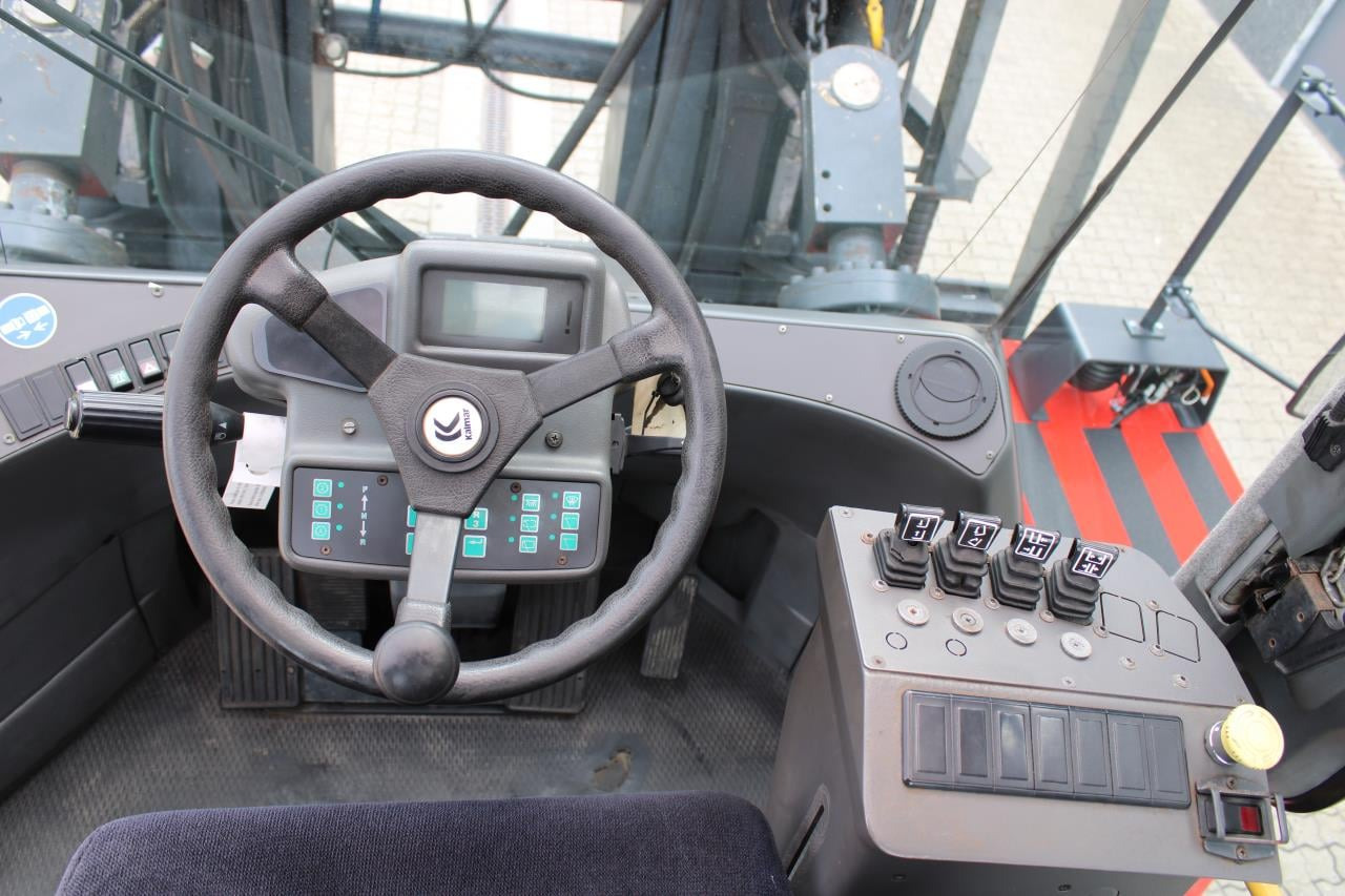Kalmar DCF330-12LB - Empilhador a diesel: foto 4 Kalmar DCF330-12LB - Empilhador a diesel: foto 4