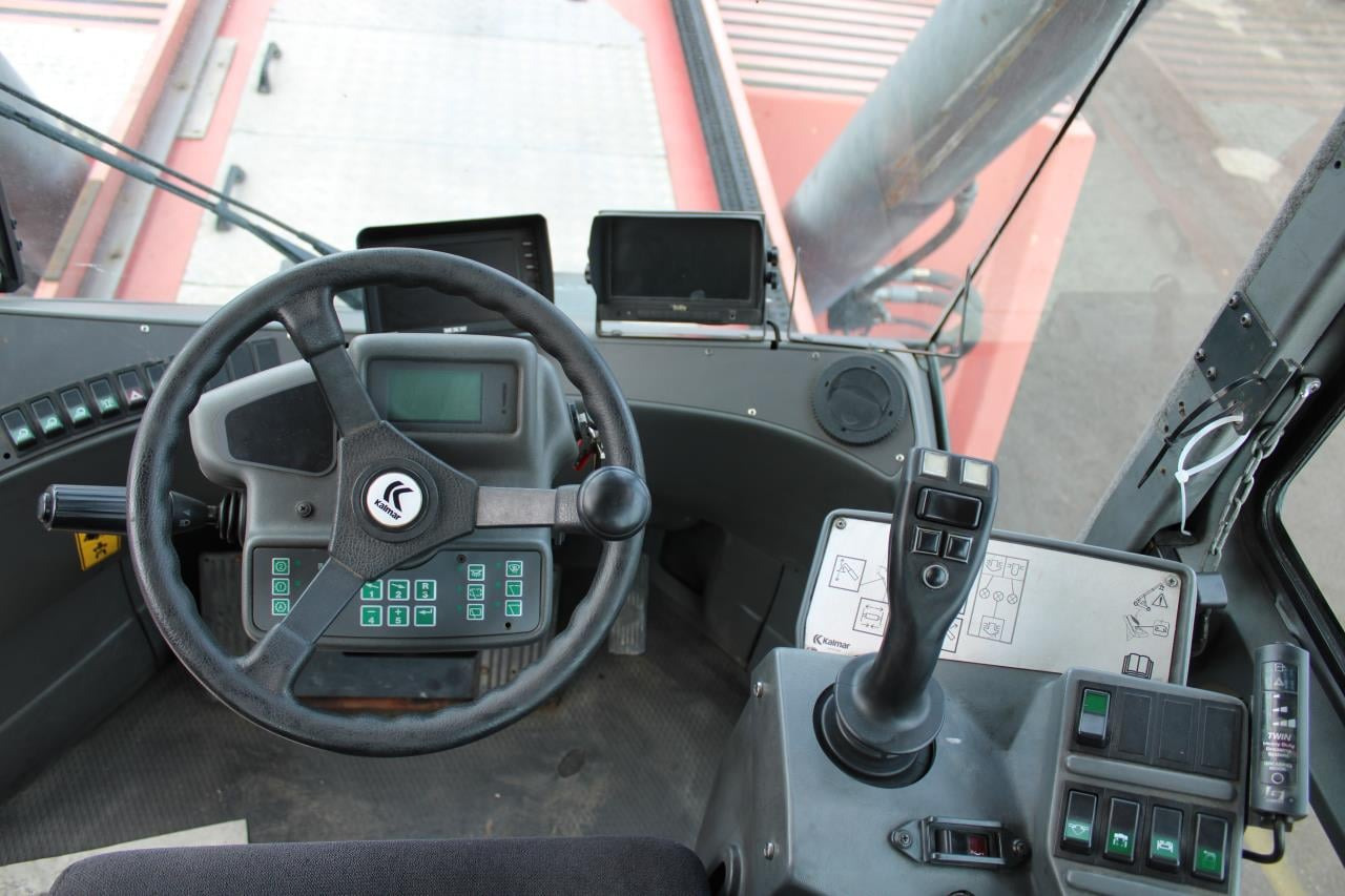 Kalmar DRF450-75S6XS - Reachstacker porta contentores: foto 4 Kalmar DRF450-75S6XS - Reachstacker porta contentores: foto 4