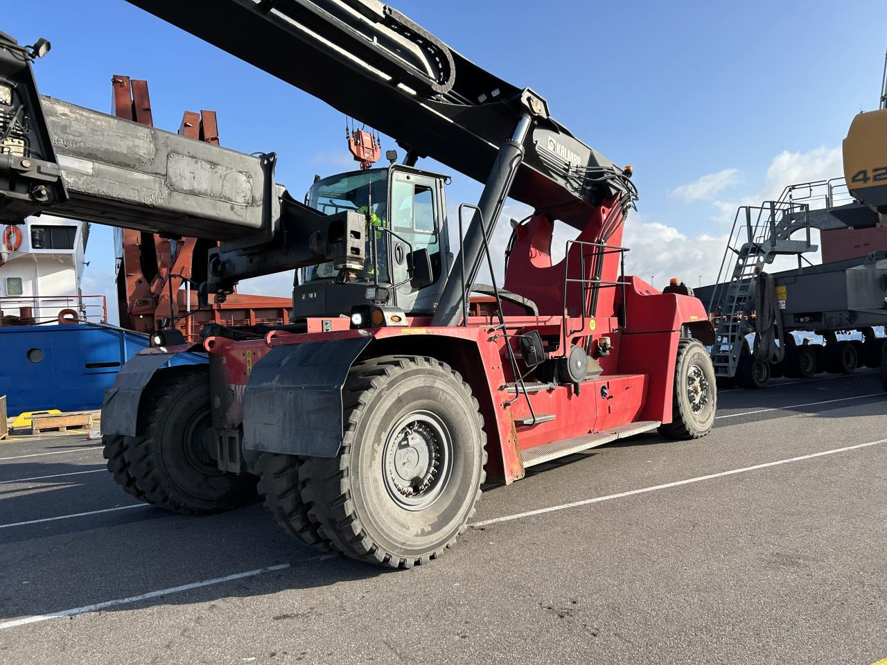 Kalmar DRG450-65S5 - Reachstacker porta contentores: foto 2 Kalmar DRG450-65S5 - Reachstacker porta contentores: foto 2
