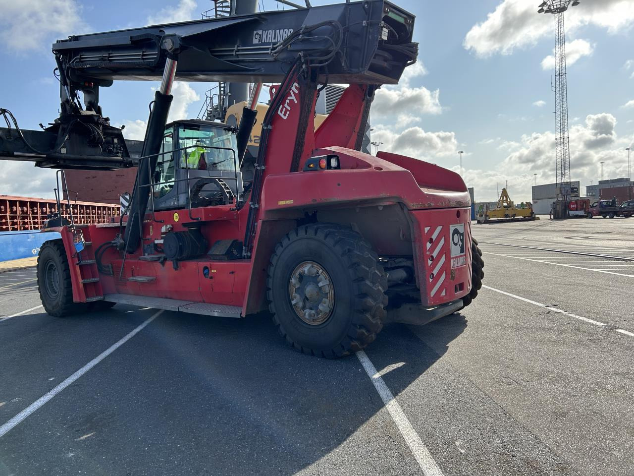 Kalmar DRG450-65S5 - Reachstacker porta contentores: foto 3 Kalmar DRG450-65S5 - Reachstacker porta contentores: foto 3