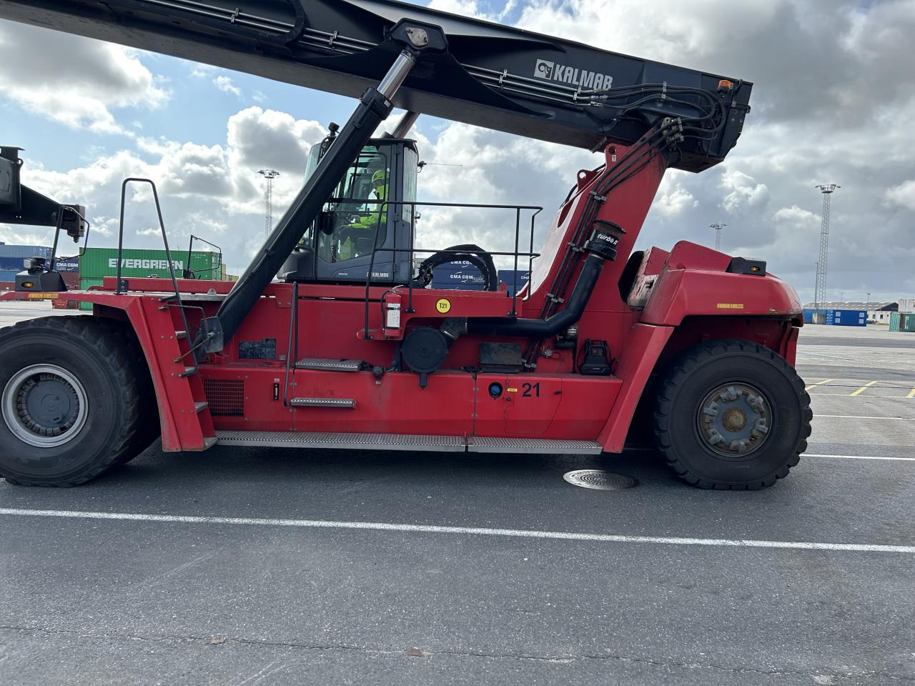 Kalmar DRG450-65S5 - Reachstacker porta contentores: foto 1 Kalmar DRG450-65S5 - Reachstacker porta contentores: foto 1