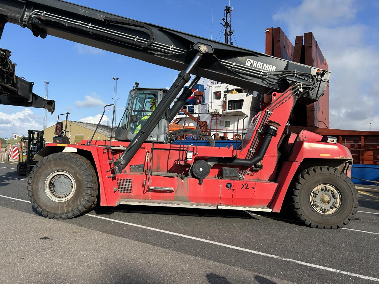 Kalmar DRG450-65S5 - Reachstacker porta contentores: foto 1 Kalmar DRG450-65S5 - Reachstacker porta contentores: foto 1