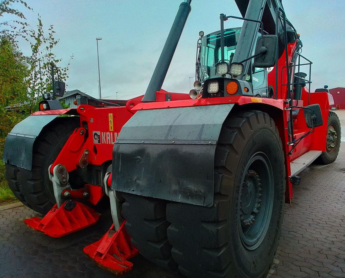 Kalmar DRG450-75C5XS - Reachstacker porta contentores: foto 2 Kalmar DRG450-75C5XS - Reachstacker porta contentores: foto 2