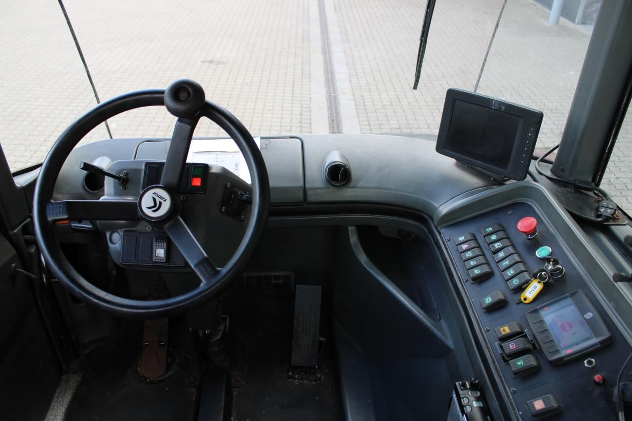 Kalmar TT618I - Tractor de terminal: foto 4 Kalmar TT618I - Tractor de terminal: foto 4