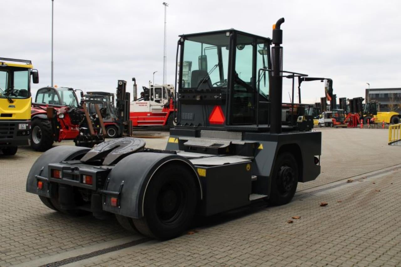 Mafi MT25 - Tractor de terminal: foto 3 Mafi MT25 - Tractor de terminal: foto 3