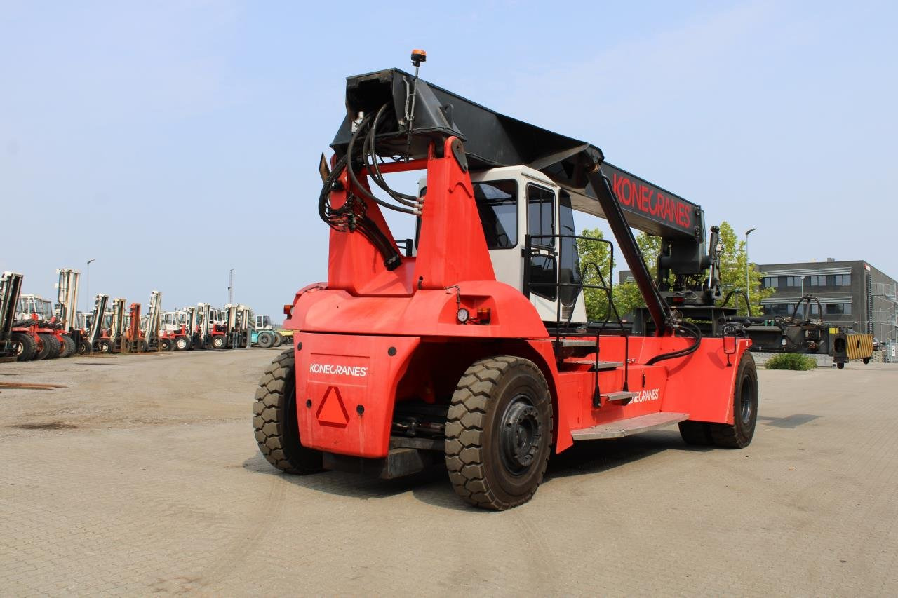 SMV 108 TB6 - Reachstacker porta contentores: foto 3 SMV 108 TB6 - Reachstacker porta contentores: foto 3
