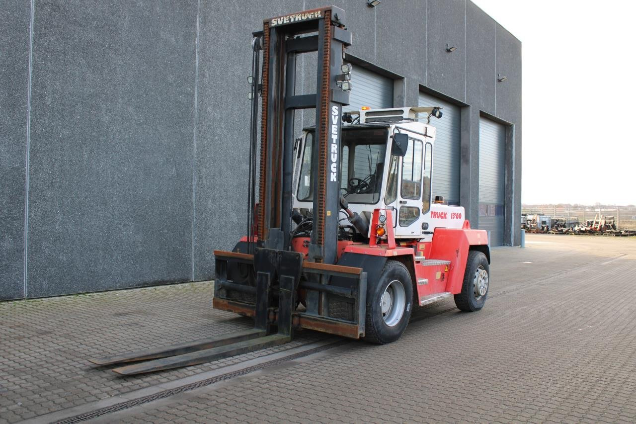 SveTruck 13660 - Empilhador a diesel: foto 2 SveTruck 13660 - Empilhador a diesel: foto 2