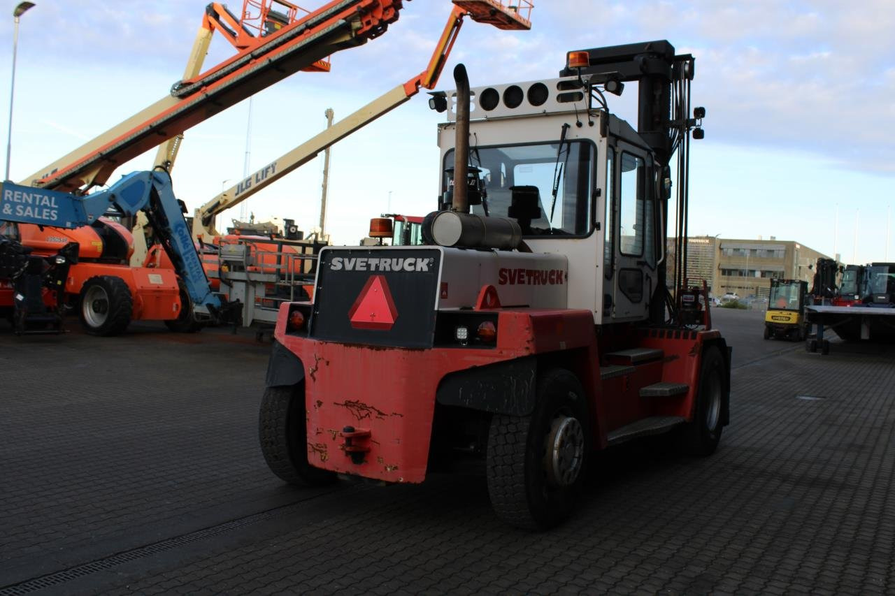 SveTruck 13660 - Empilhador a diesel: foto 3 SveTruck 13660 - Empilhador a diesel: foto 3