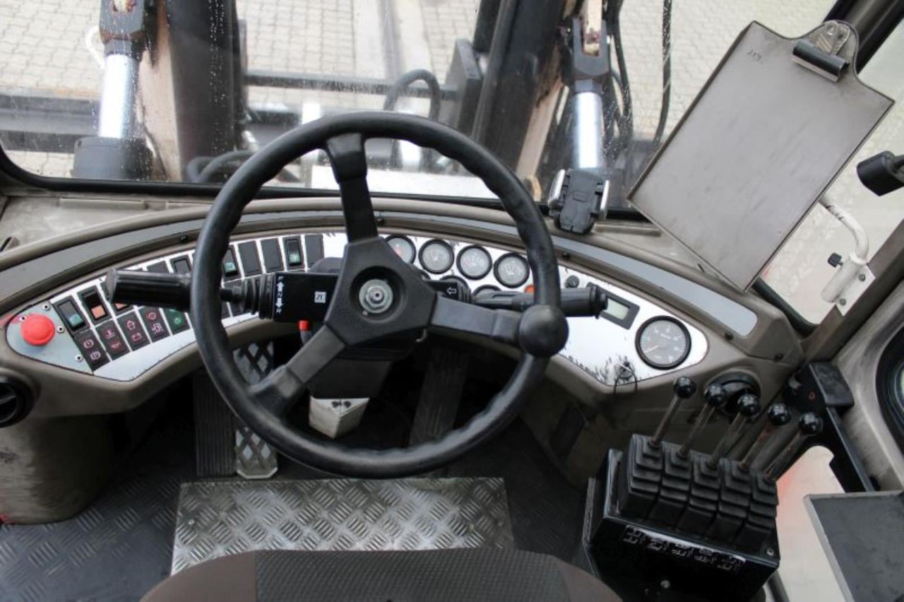 SveTruck 15120-35 - Empilhador a diesel: foto 4 SveTruck 15120-35 - Empilhador a diesel: foto 4