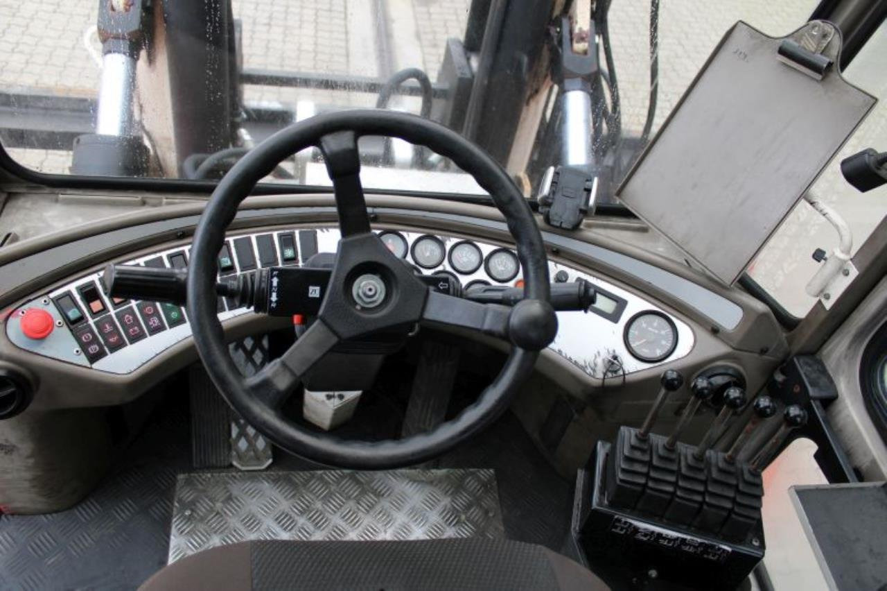 SveTruck 15120-35 - Empilhador a diesel: foto 4 SveTruck 15120-35 - Empilhador a diesel: foto 4