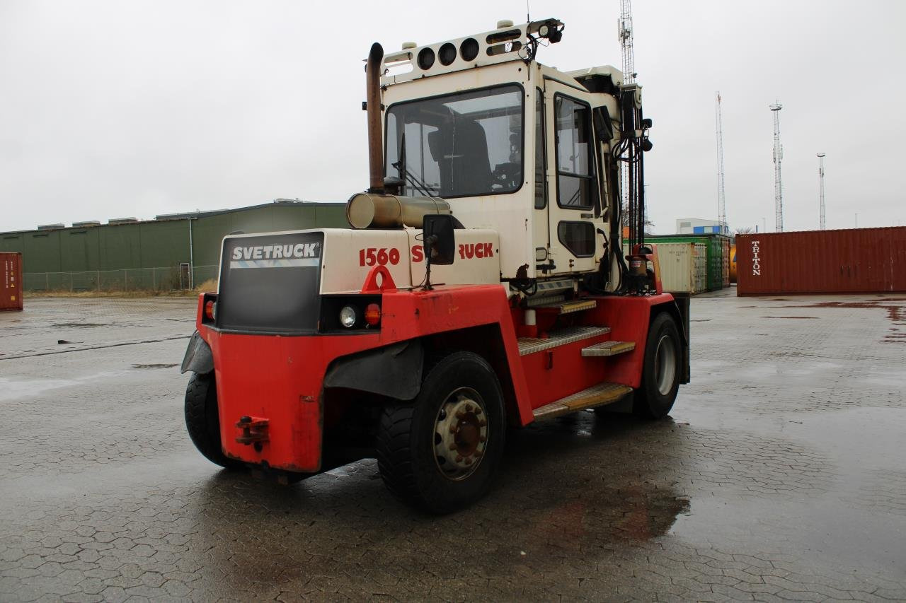 SveTruck 1560 - Empilhador a diesel: foto 3 SveTruck 1560 - Empilhador a diesel: foto 3