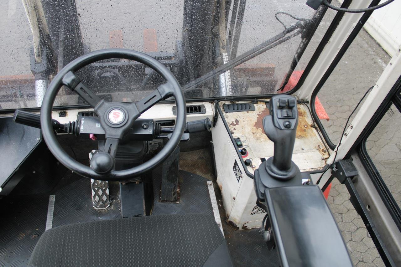 SveTruck 1560 - Empilhador a diesel: foto 4 SveTruck 1560 - Empilhador a diesel: foto 4